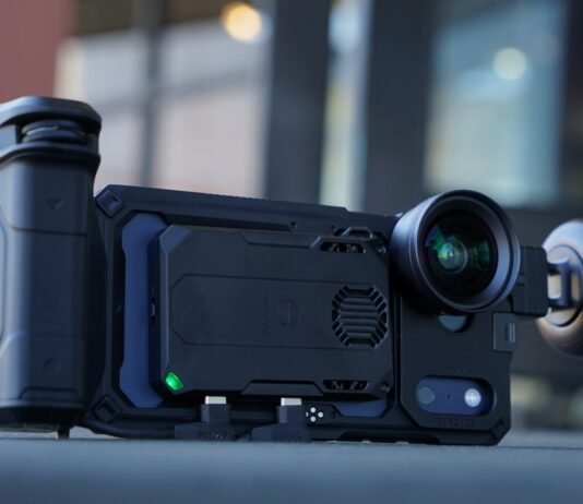 Tilta Khronos for iPhone 17 Pro Max Review: Worth Buying? Tilta Khronos for iPhone 17 Pro Max Review