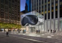 Apple Store Decline and Its Impact on the Apple Vision Pro Apple Store Decline and Its Impact on the Apple Vision Pro